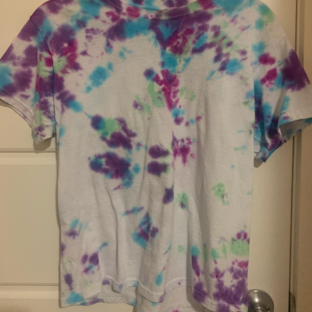 T-shirt tie dye handmaid